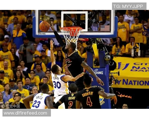 2017年勇士与骑士常规赛对决精彩回顾与数据分析