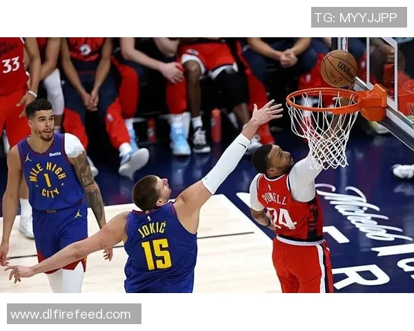 快船与爵士季后赛第二场精彩对决争夺晋级机会的关键战役 快船与爵士季后赛第二场精彩对决争夺晋级机会的关键战役