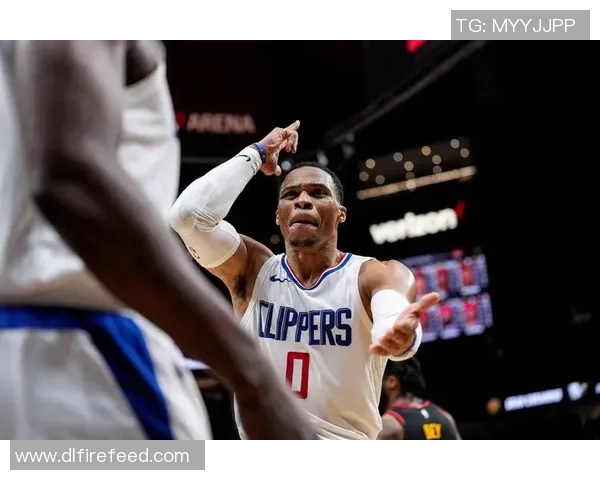 拉塞尔威斯布鲁克的篮球传奇与职业生涯的辉煌成就回顾